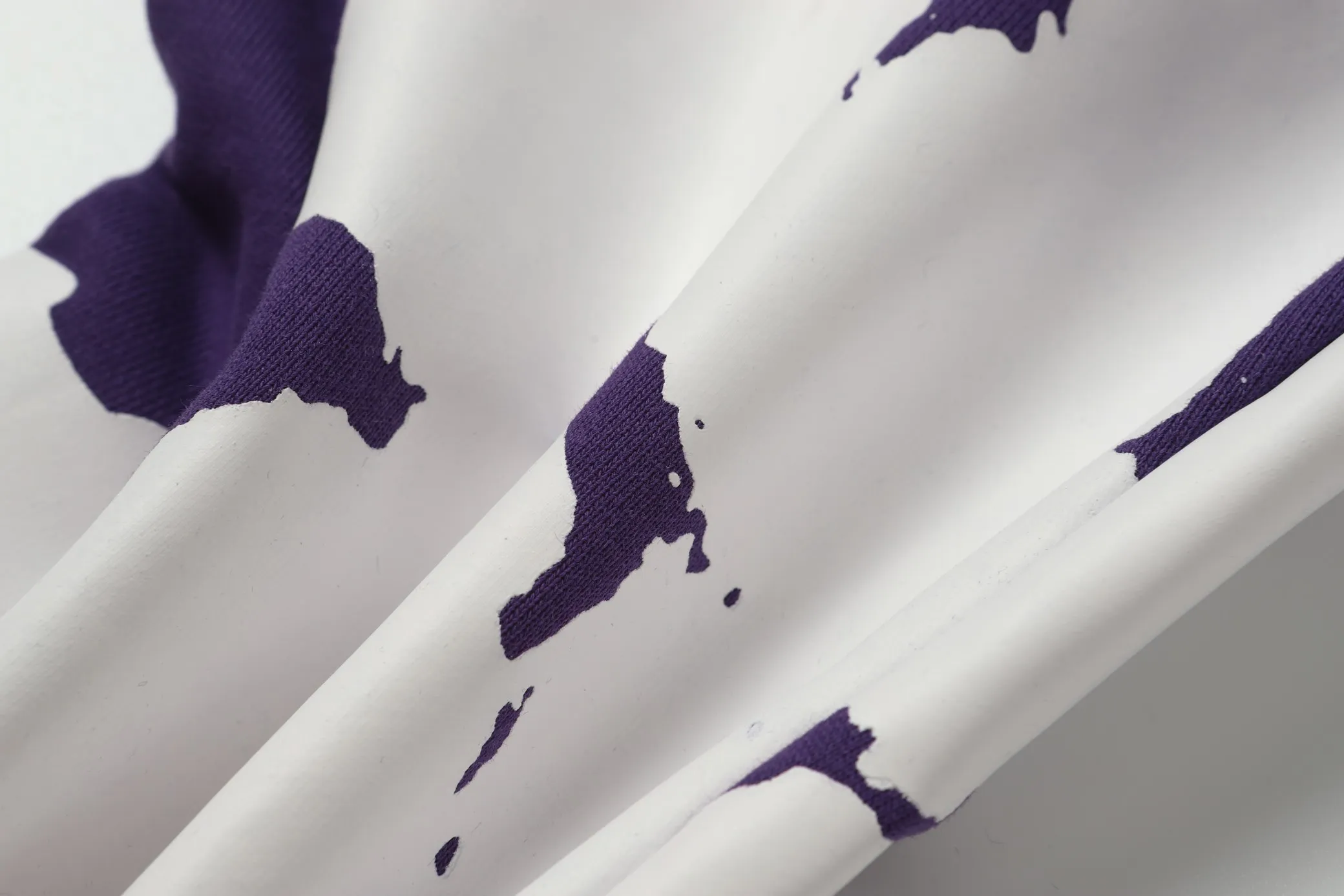 8002# DENIM TEARS Kapok European and American trendy brand high-quality printed hooded sweatshirt set. Terry fabric weighs 380 grams. Threads are customized and dyed in the same color. Color Black Gray Purple Size S-XL